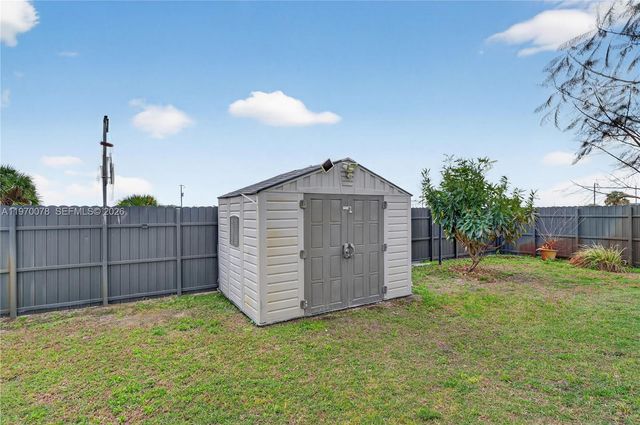 1220 Moore Run, La Belle, FL 33935