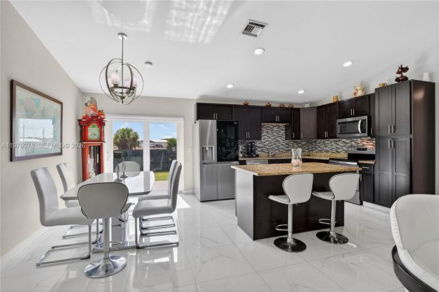 1220 Moore Run, La Belle, FL 33935