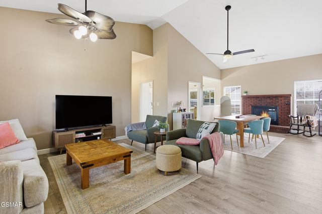 1660 Turtle Dove Trail, Sevierville, TN 37862