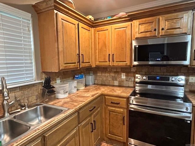 46 Chateaus Lane, Little Rock, AR 72210