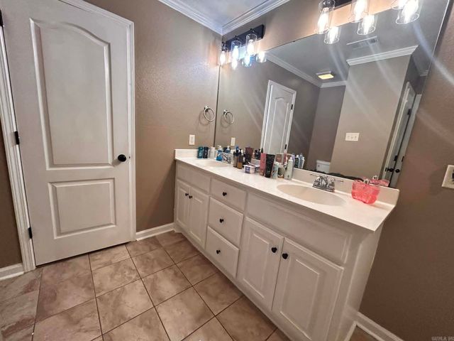 46 Chateaus Lane, Little Rock, AR 72210