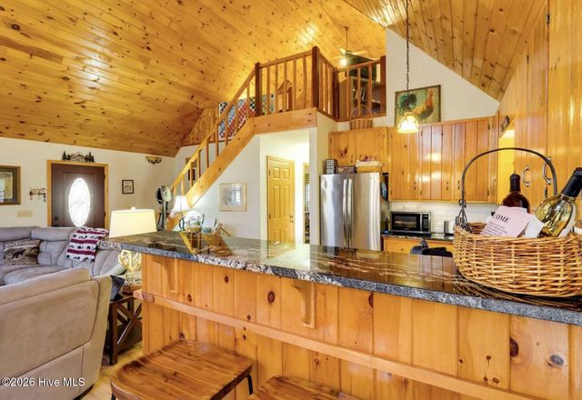 725 Country Lane, Murphy, NC 28906