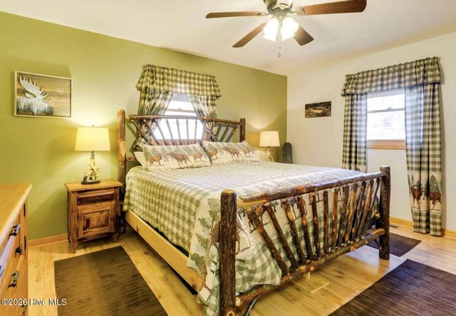 725 Country Lane, Murphy, NC 28906