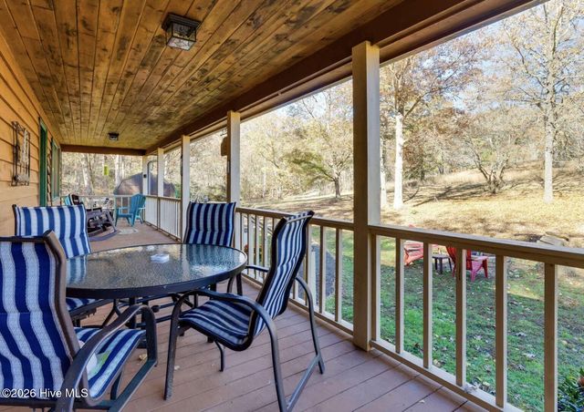 725 Country Lane, Murphy, NC 28906