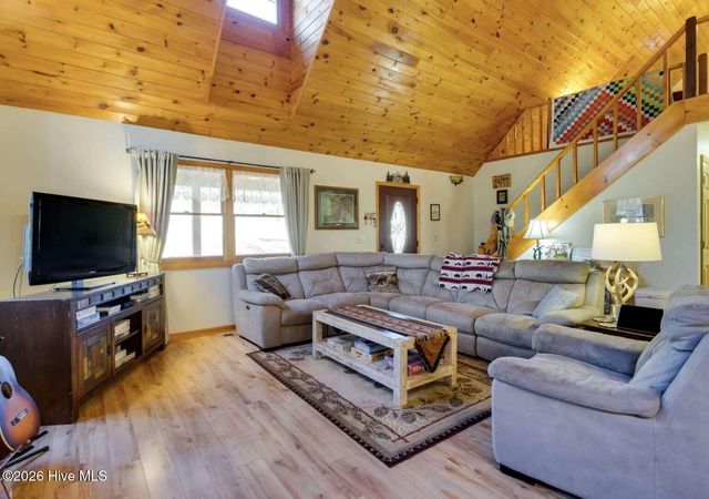 725 Country Lane, Murphy, NC 28906