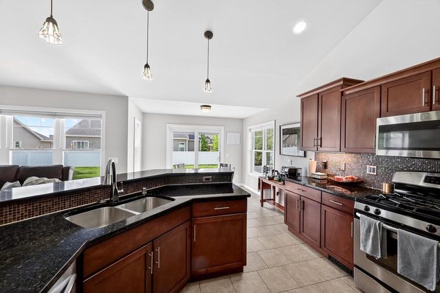 1657 Silverado Drive, Sun Prairie, WI 53590