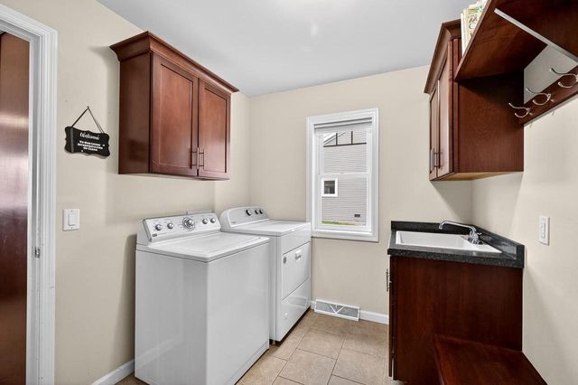 1657 Silverado Drive, Sun Prairie, WI 53590