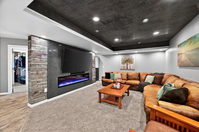 1657 Silverado Drive, Sun Prairie, WI 53590