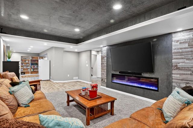 1657 Silverado Drive, Sun Prairie, WI 53590