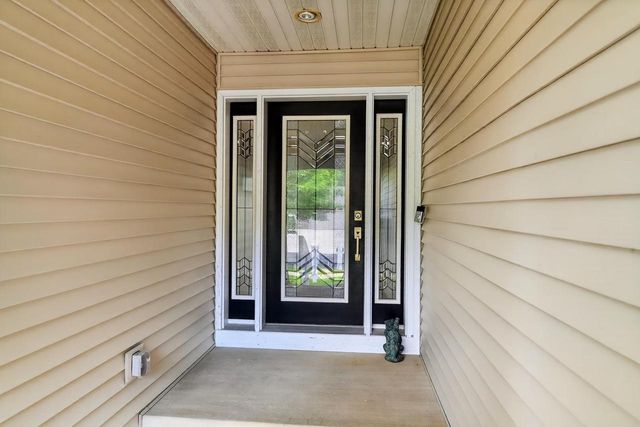 1657 Silverado Drive, Sun Prairie, WI 53590