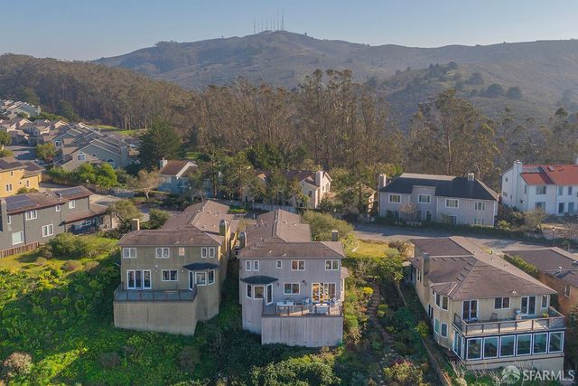 10 Hana Vista Lane, Daly City, CA 94014