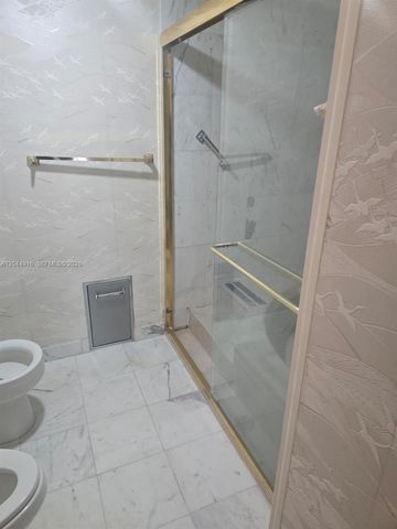 1901 Brickell Ave B1614, Miami, FL 33129