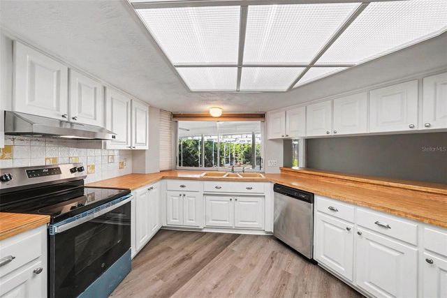 209 15TH STREET, Palm Harbor, FL 34683