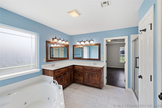 1004 E 135th Place, Glenpool, OK 74033