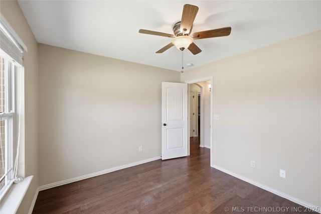 1004 E 135th Place, Glenpool, OK 74033