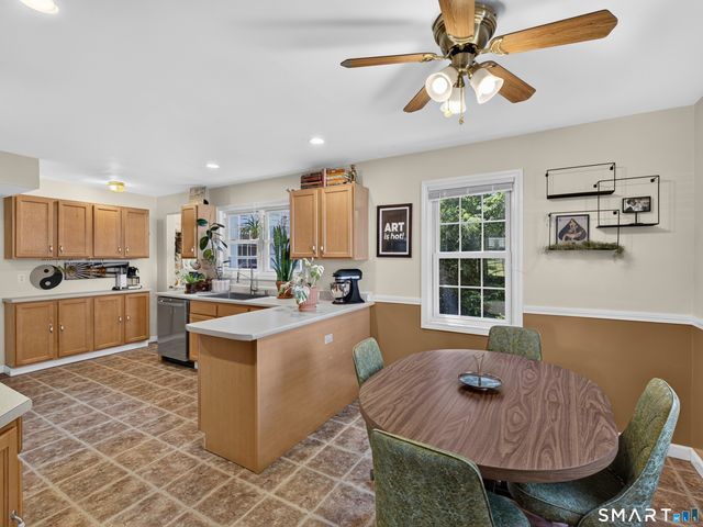 13 Sunnyside East Road 13, Norwich, CT 06360