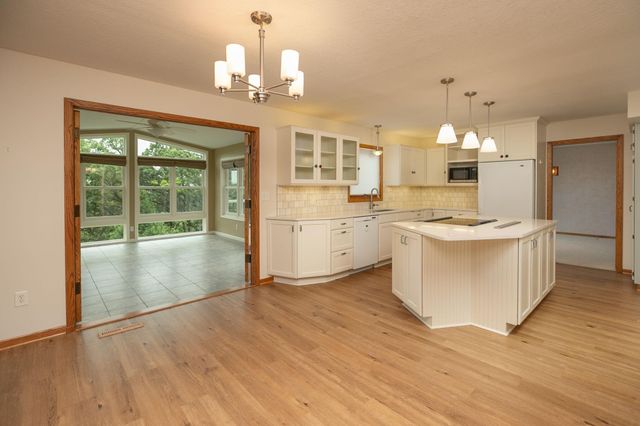 1406 21st Avenue NE, Rochester, MN 55906