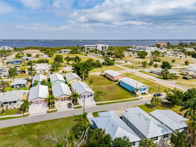 627 FITZHUGH AVENUE, Punta Gorda, FL 33950