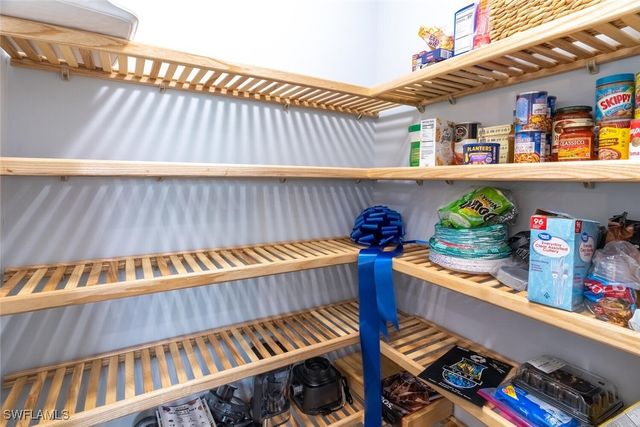 8754 Calypso CT, Naples, FL 34112