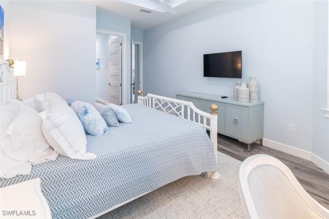 8754 Calypso CT, Naples, FL 34112