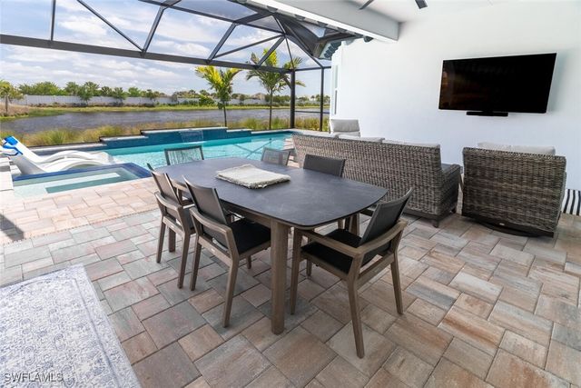 8754 Calypso CT, Naples, FL 34112