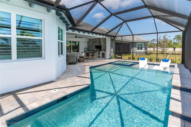 8754 Calypso CT, Naples, FL 34112