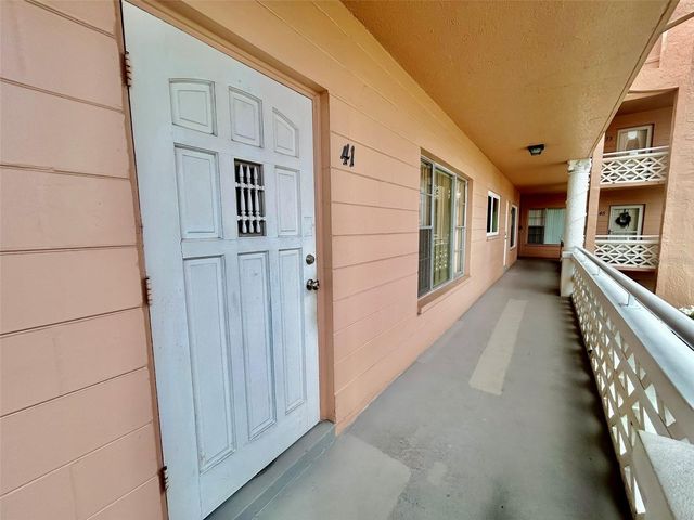 2457 ECUADORIAN WAY 41, Clearwater, FL 33763