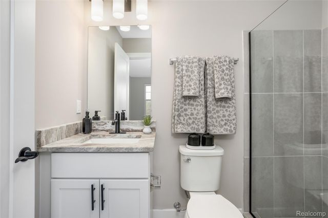 29989 Center Street 8, Lyon Charter Township, MI 48165