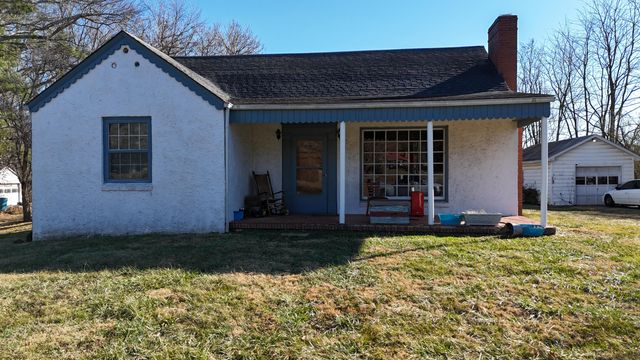 5991 Franklin ST, Ferrum, VA 24088