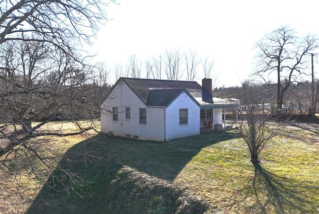 5991 Franklin ST, Ferrum, VA 24088