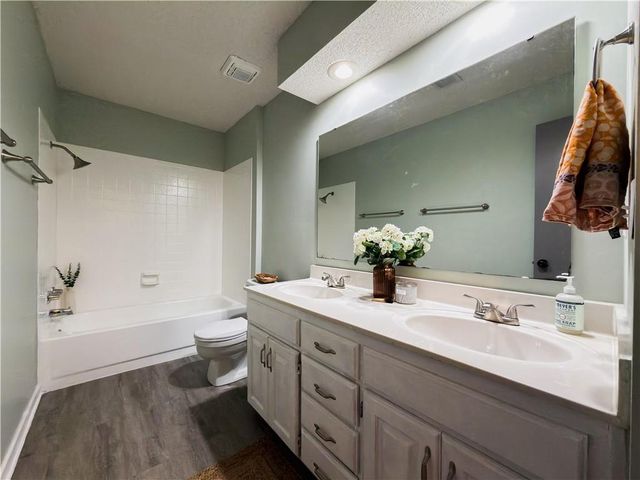 15026 W 146 Street, Olathe, KS 66062