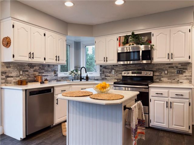 15026 W 146 Street, Olathe, KS 66062