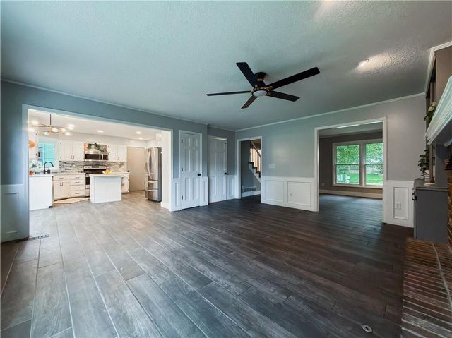15026 W 146 Street, Olathe, KS 66062