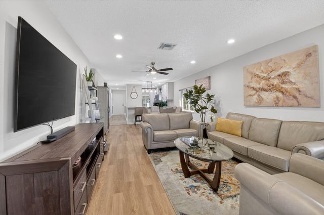 5844 Areca Palm Ct., Unit B, Delray Beach, FL 33484