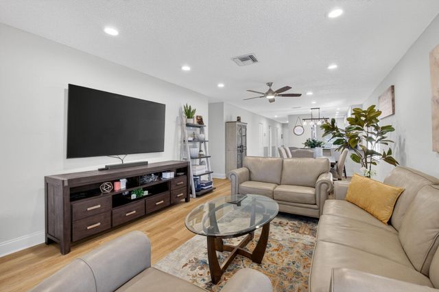 5844 Areca Palm Ct., Unit B, Delray Beach, FL 33484