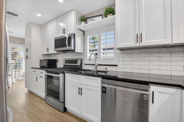 5844 Areca Palm Ct., Unit B, Delray Beach, FL 33484