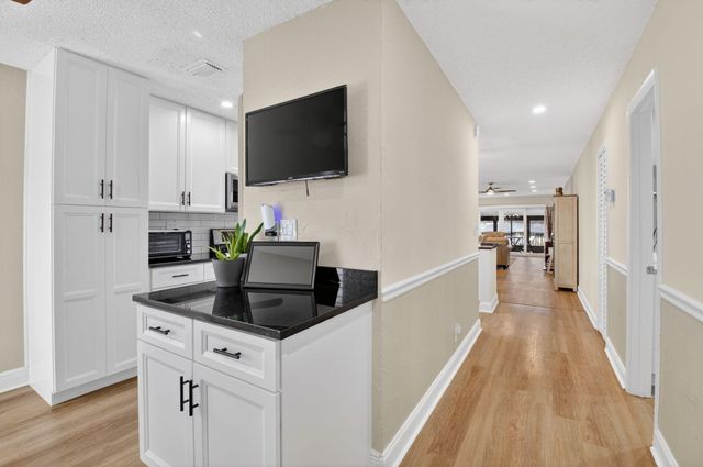 5844 Areca Palm Ct., Unit B, Delray Beach, FL 33484