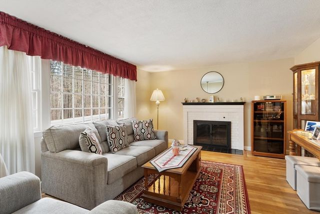 44 Patten Rd, Westford, MA 01886