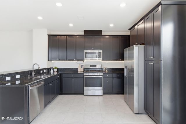 6924 White River Way, Sparks, NV 89436