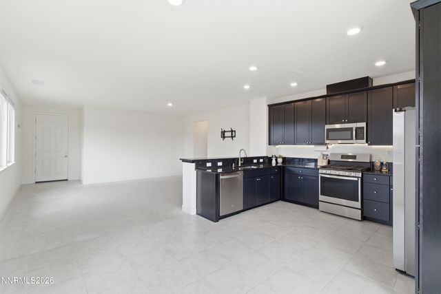 6924 White River Way, Sparks, NV 89436