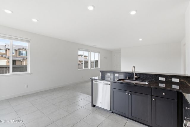 6924 White River Way, Sparks, NV 89436