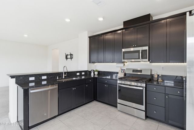 6924 White River Way, Sparks, NV 89436