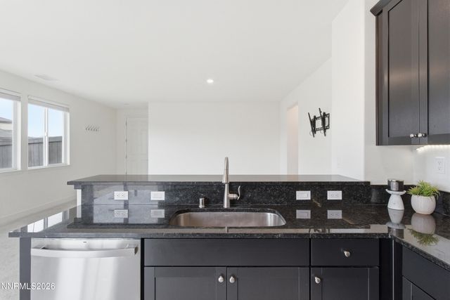 6924 White River Way, Sparks, NV 89436