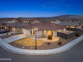 6924 White River Way, Sparks, NV 89436