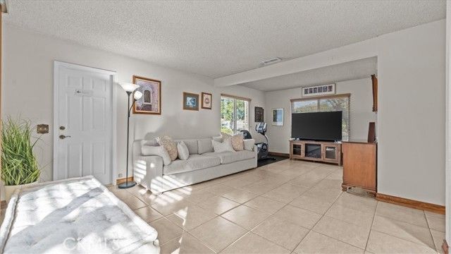 1613 Erin Avenue, Upland, CA 91784