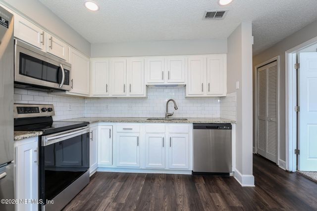 2437 OAKVIEW Drive, Jacksonville, FL 32246