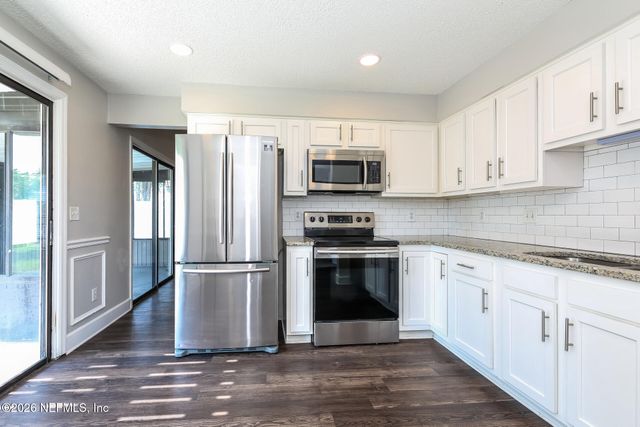 2437 OAKVIEW Drive, Jacksonville, FL 32246