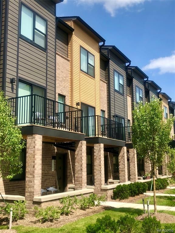 23611 Trailview Lane 32, Farmington, MI 48336
