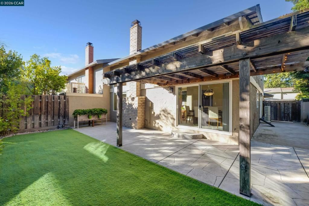 Image 33 of property listing at 2211 Westmoreland Court, Walnut Creek, CA 94596