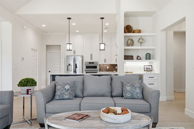 914 W 85th Street S, Tulsa, OK 74132